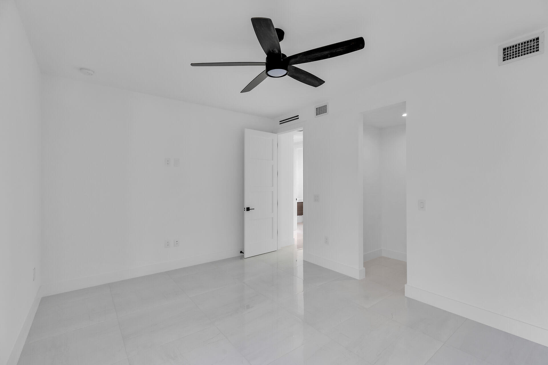 62 Mutiny Place Key Largo, FL 33037 - Photo 45 of 70 a view of a room with a ceiling fan