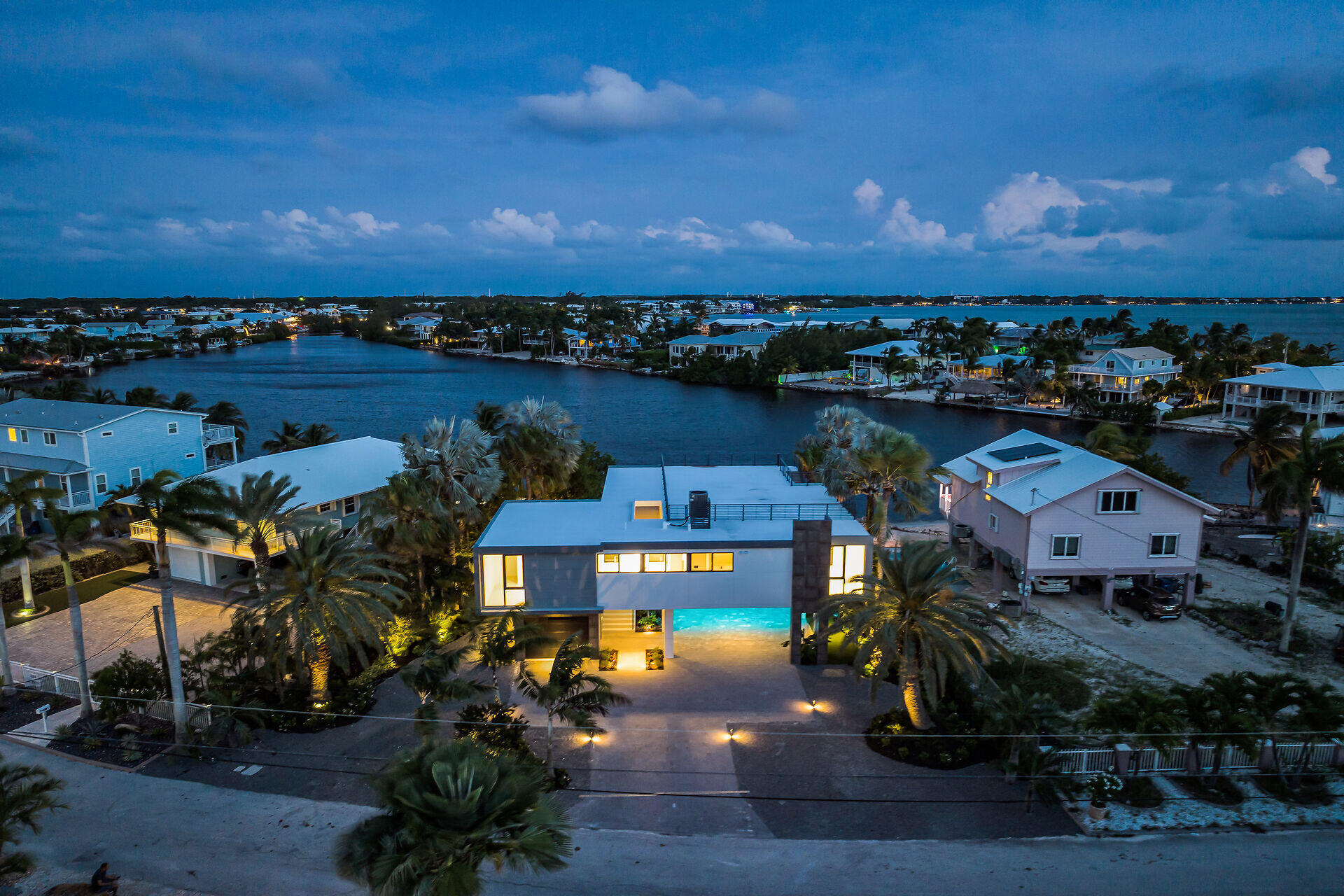 62 Mutiny Place Key Largo, FL 33037 - Photo 57 of 70 Front twilight aerial