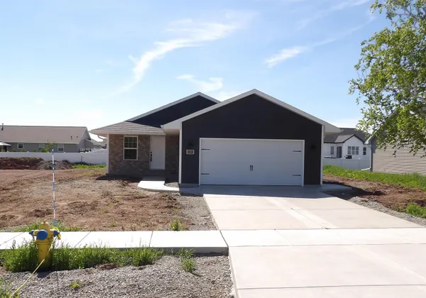 $349,900 | 2509 Lawrence Drive, De Pere, WI 54115