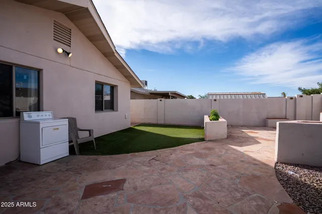 a view of a pathway of a house