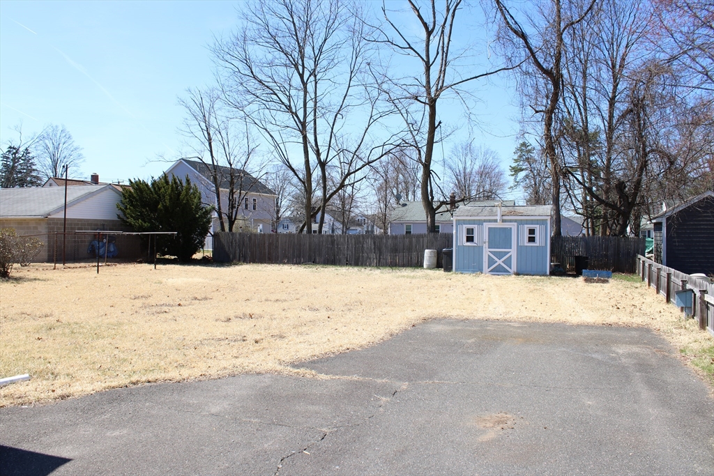 16 North Hood Street Springfield, MA 01109 - Photo 11 of 11