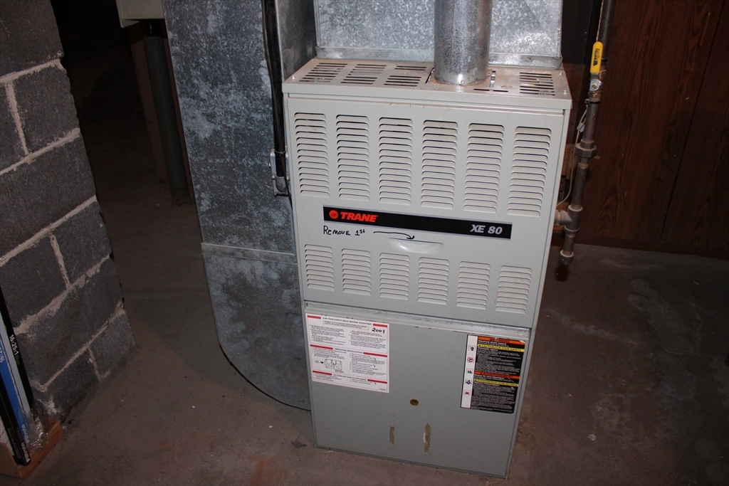 16 North Hood Street Springfield, MA 01109 - Photo 8 of 11