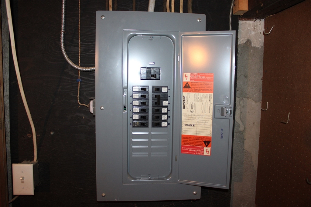 16 North Hood Street Springfield, MA 01109 - Photo 9 of 11