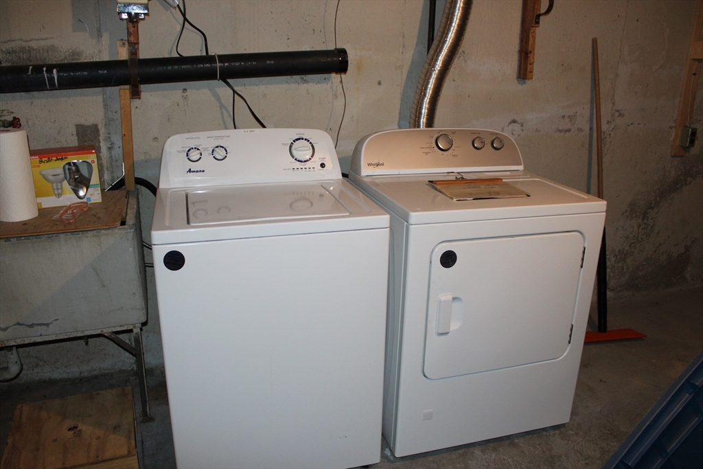 16 North Hood Street Springfield, MA 01109 - Photo 10 of 11