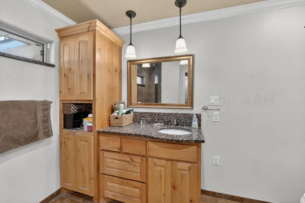 $289,000 | 104 North Vine Street, Claude, TX 79019