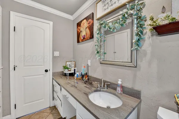 $289,000 | 104 North Vine Street, Claude, TX 79019