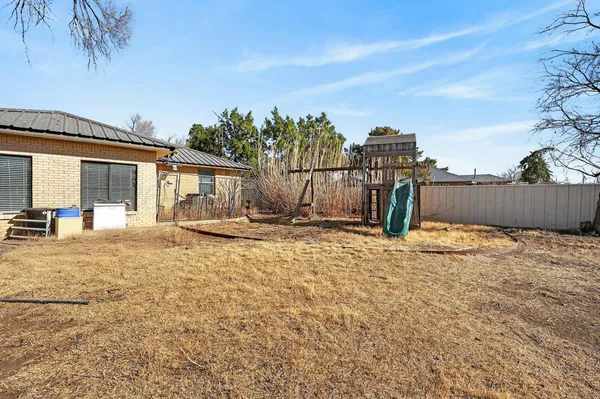 $289,000 | 104 North Vine Street, Claude, TX 79019