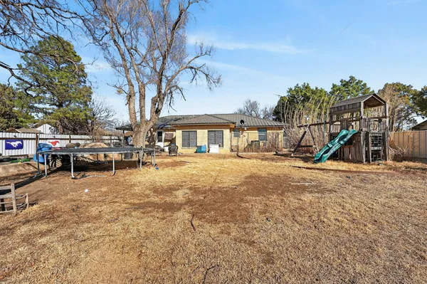 $289,000 | 104 North Vine Street, Claude, TX 79019