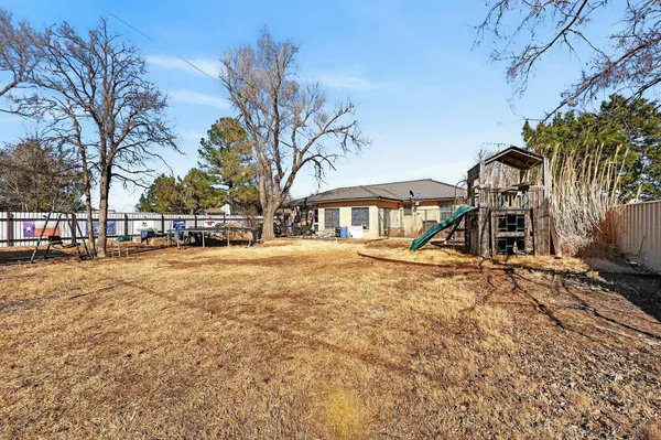 $289,000 | 104 North Vine Street, Claude, TX 79019
