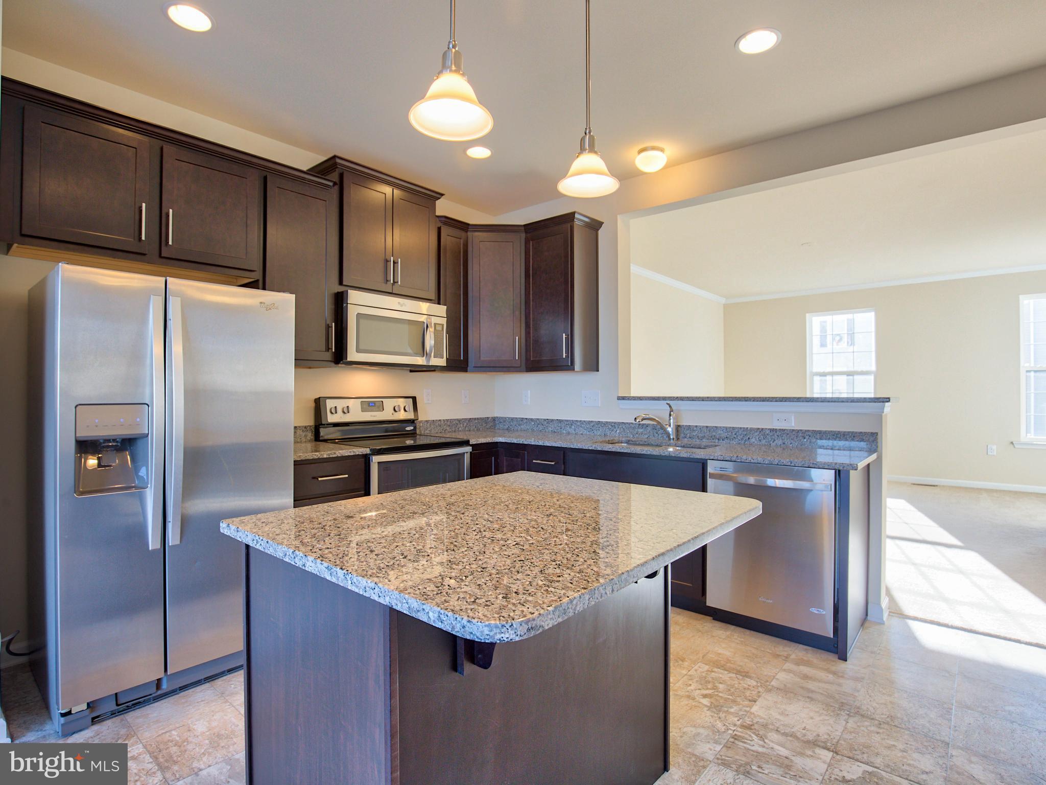 157 Schramm Loop Stephens City, VA 22655 - Photo 11 of 37 Kitchen w/ granite countertops