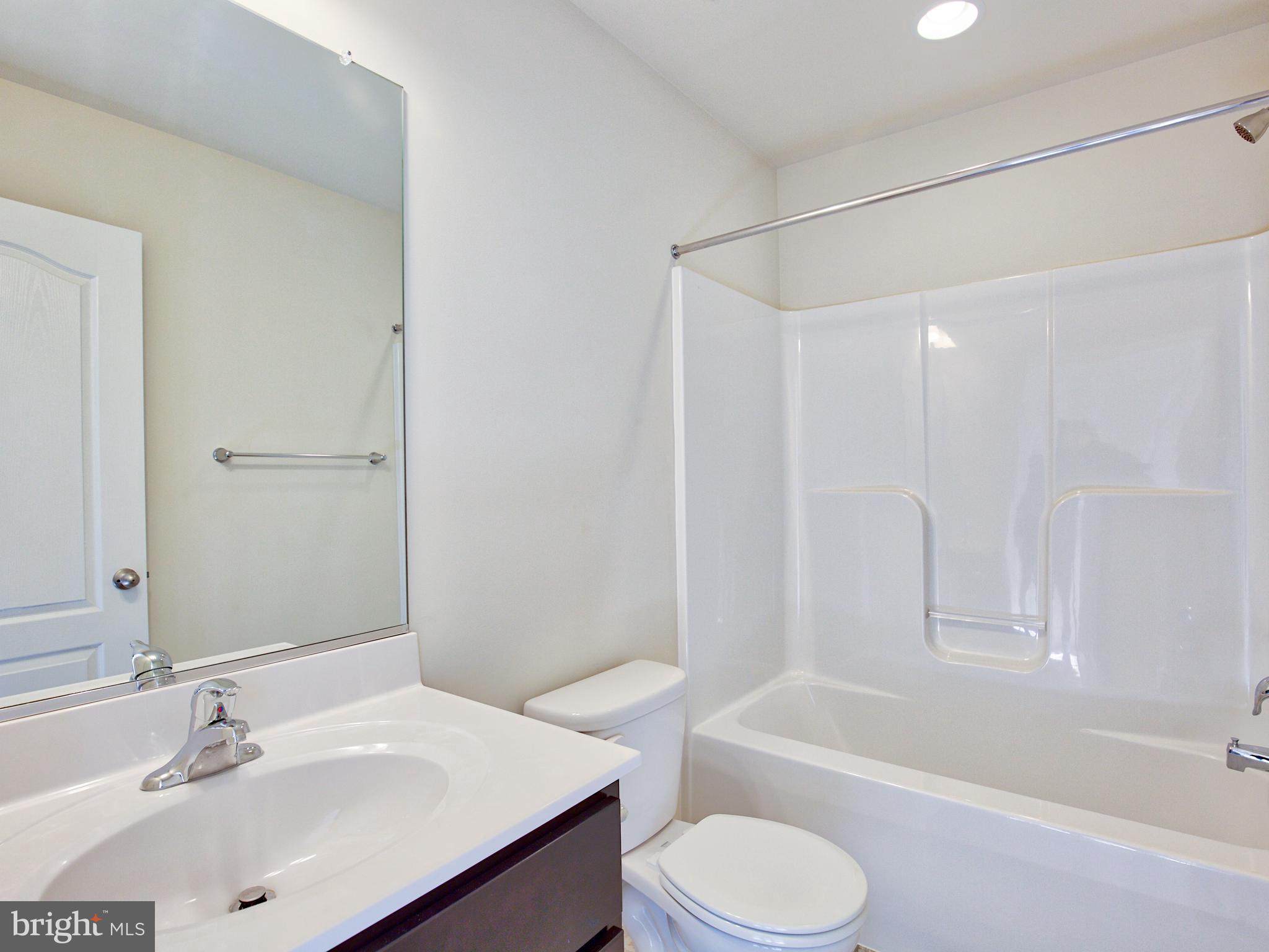 157 Schramm Loop Stephens City, VA 22655 - Photo 27 of 37 Master bath