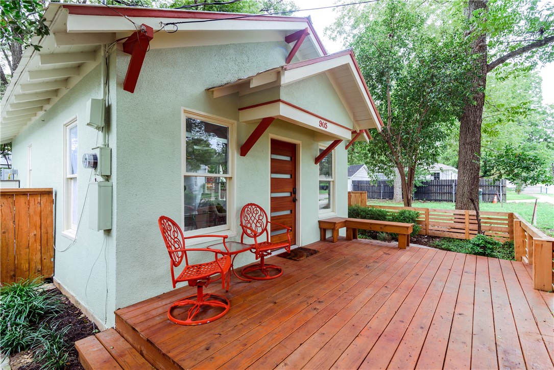 905 South Elm Street, TX 78626 Compass