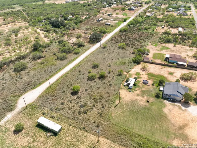 $420,000 | 311 County Road 1647, Moore, TX 78057