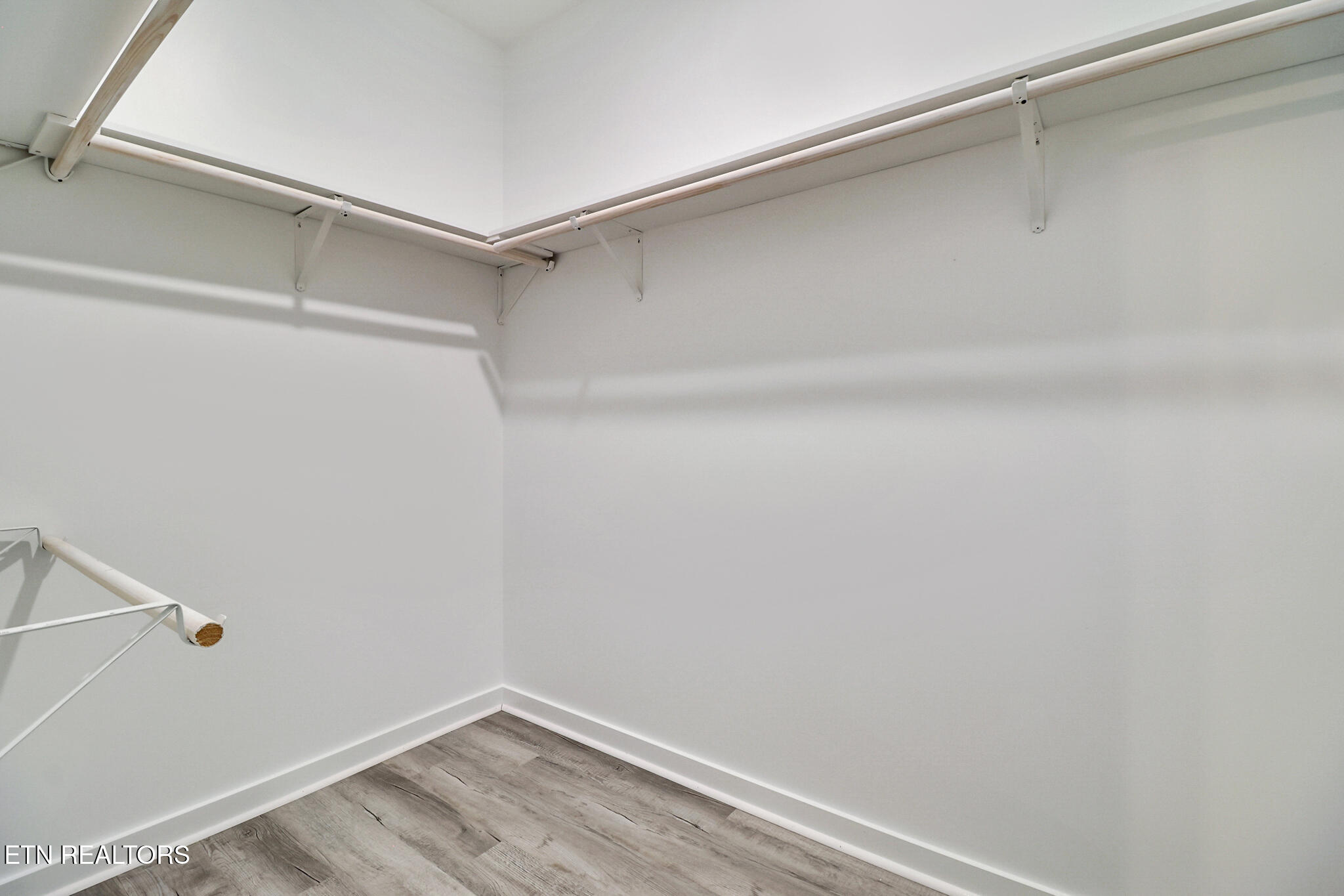 117 Divide Trail Monterey, TN 38574 - Photo 18 of 34 Master closet