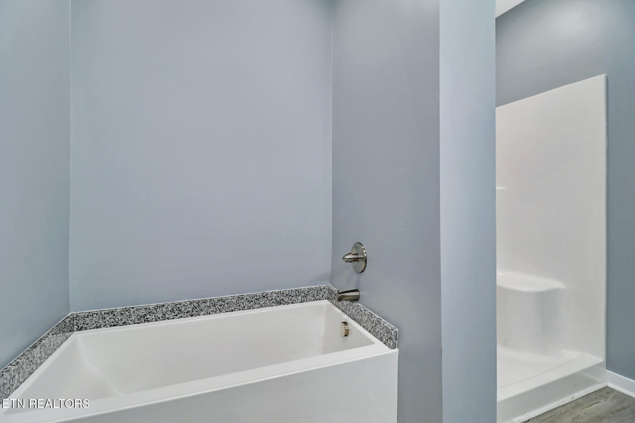 117 Divide Trail Monterey, TN 38574 - Photo 20 of 34 Master bath2