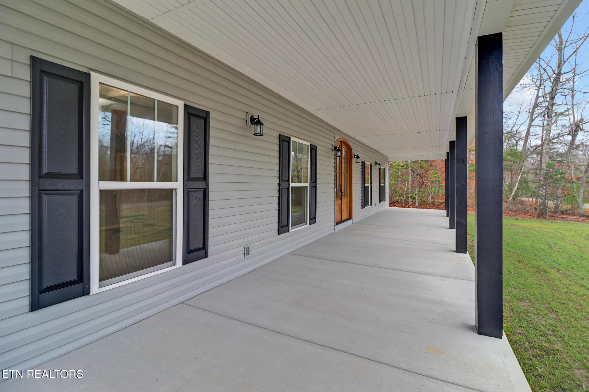 117 Divide Trail Monterey, TN 38574 - Photo 3 of 34 porch
