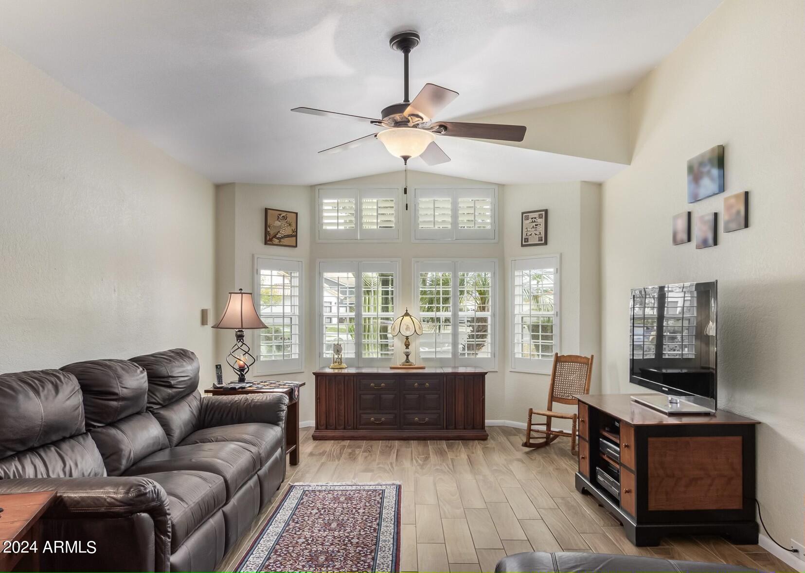 4739 East Redfield Road Phoenix, AZ 85032 - Photo 4 of 24 09 - Redfield