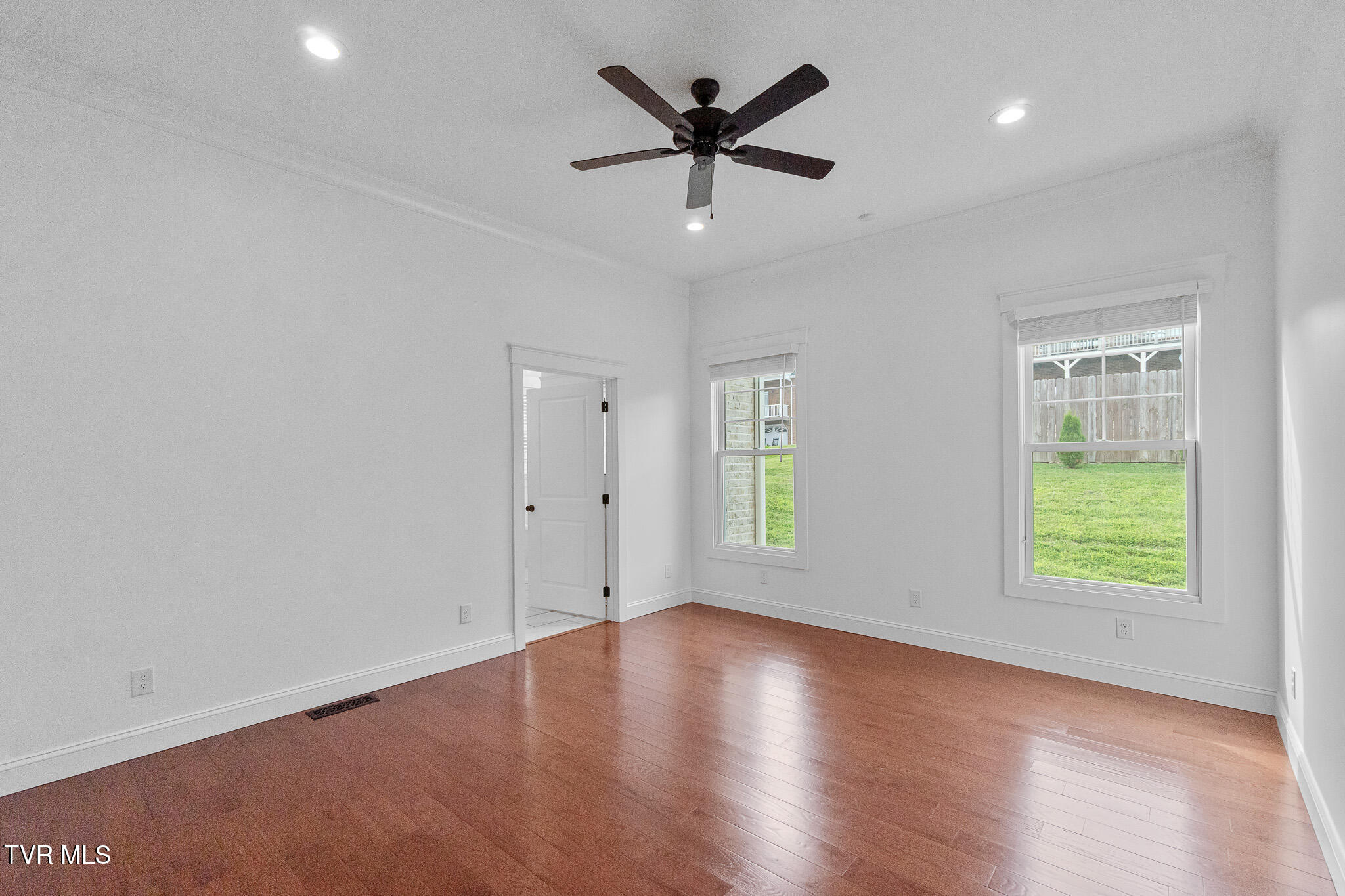 150 Naples Lane Greeneville, TN 37745 - Photo 24 of 48 Primary Bedroom
