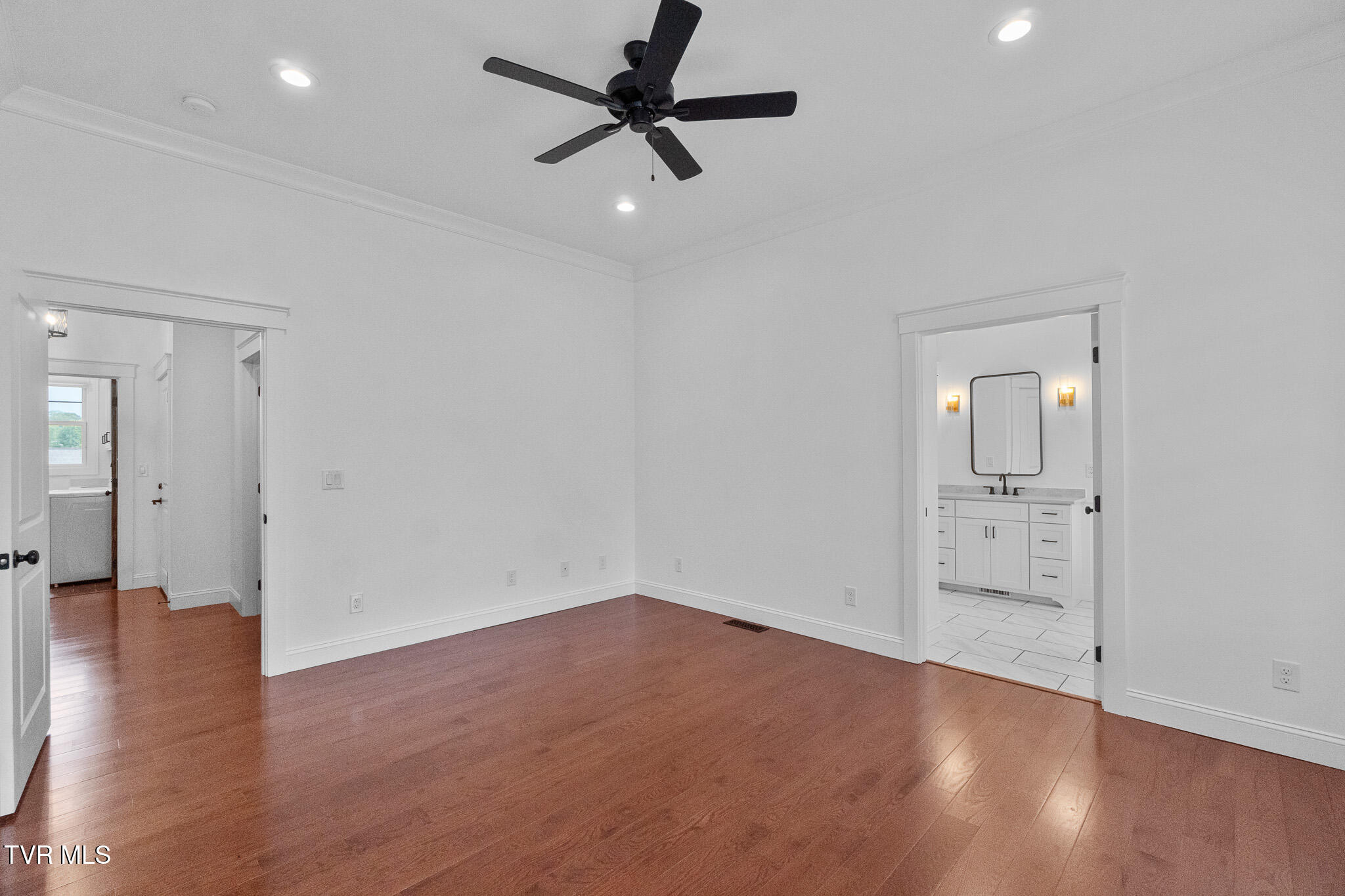 150 Naples Lane Greeneville, TN 37745 - Photo 25 of 48 Primary Bedroom