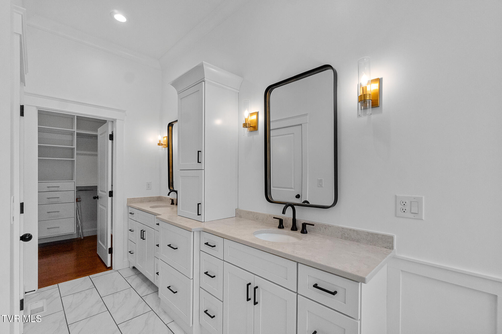 150 Naples Lane Greeneville, TN 37745 - Photo 26 of 48 Primary Bathroom