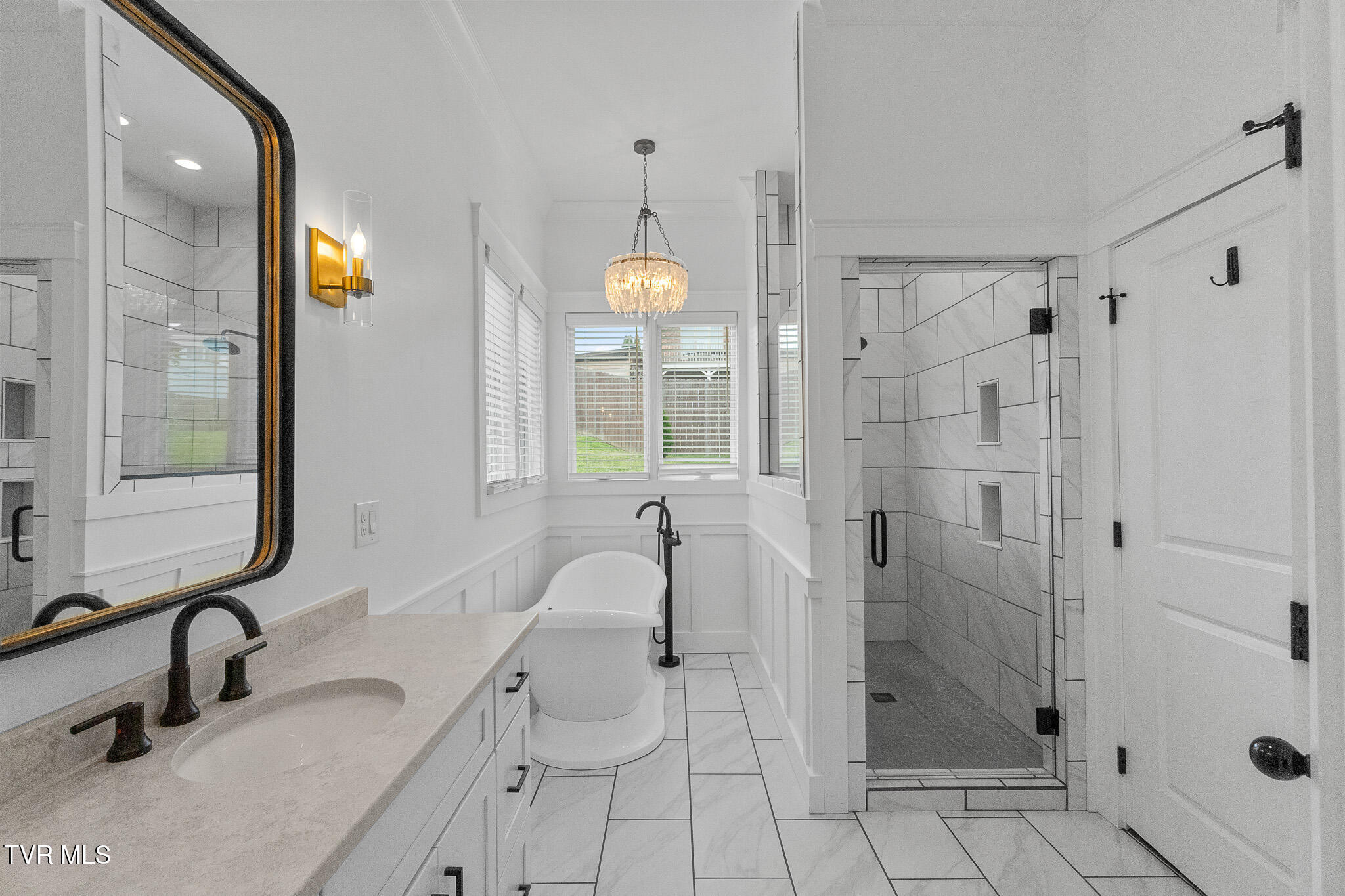 150 Naples Lane Greeneville, TN 37745 - Photo 27 of 48 Primary Bathroom