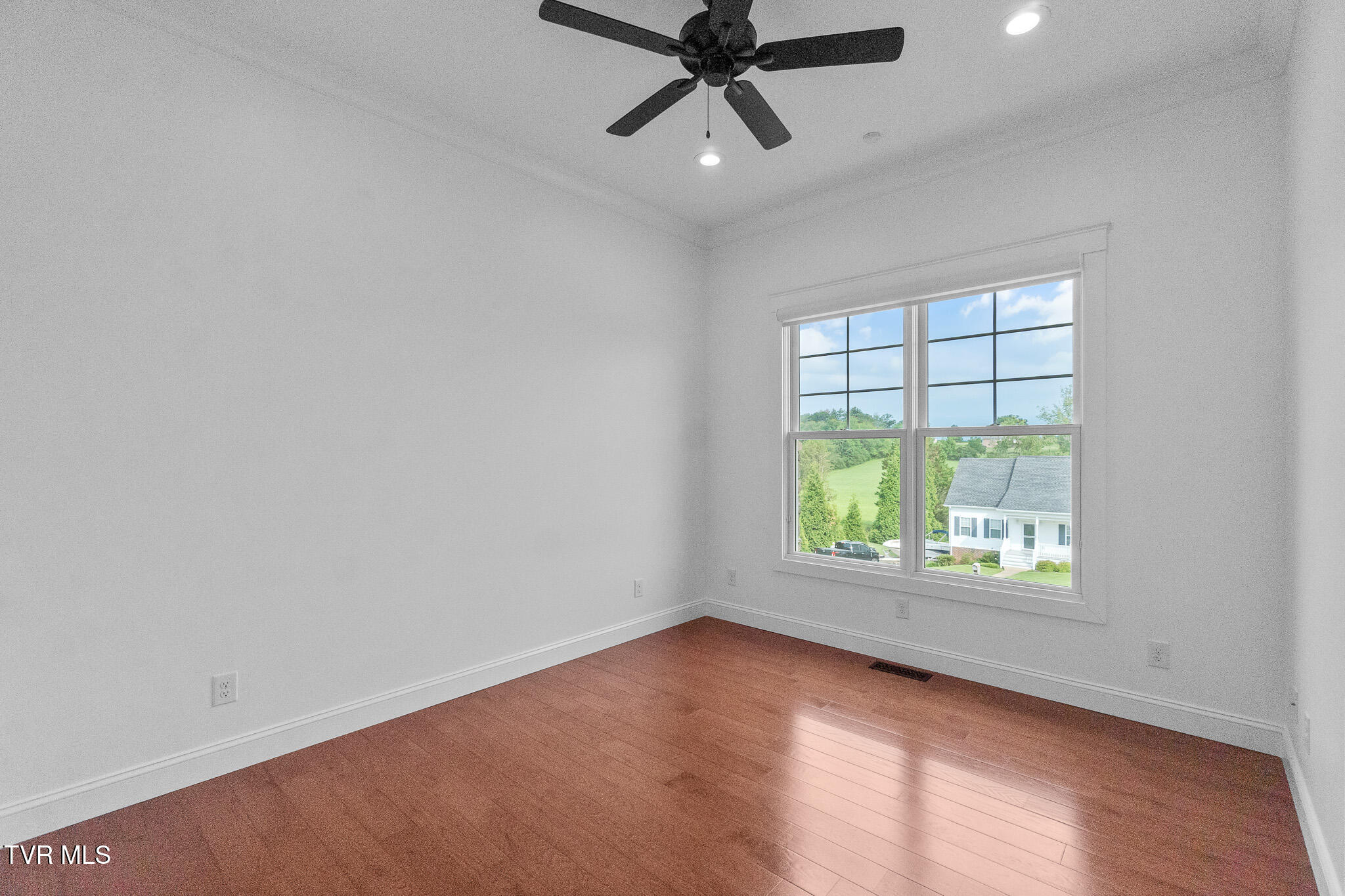 150 Naples Lane Greeneville, TN 37745 - Photo 32 of 48 Bedroom 2