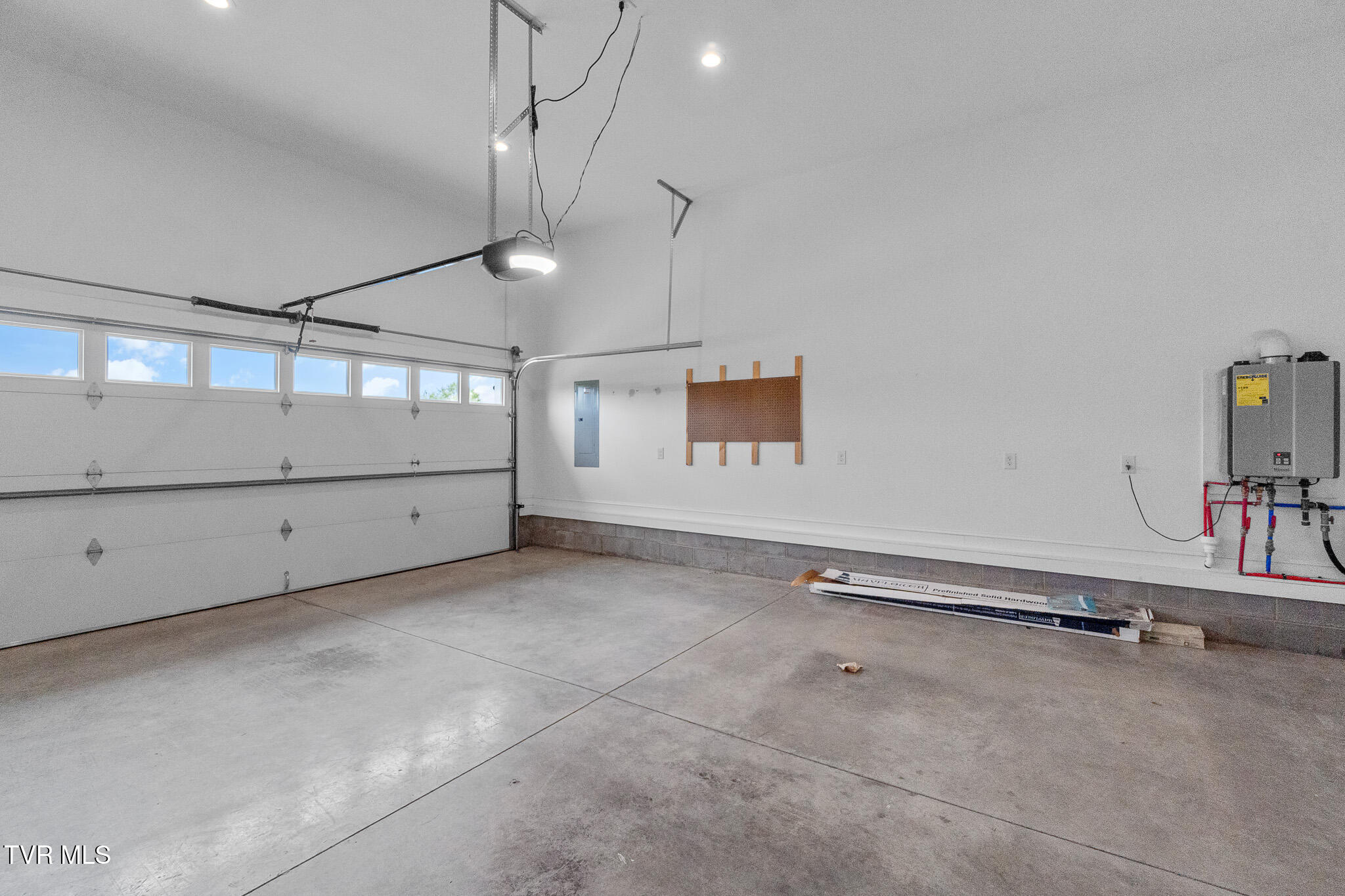 150 Naples Lane Greeneville, TN 37745 - Photo 41 of 48 2 Car Garage