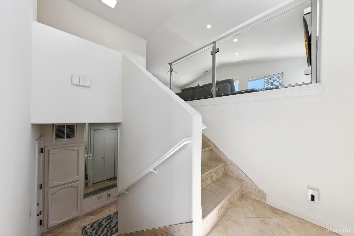 487 Christie Drive South Lake Tahoe, CA 96150 - Photo 9 of 40