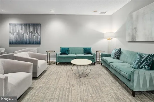 $2,900 | 6101 Edsall Road, Unit 702, Alexandria, VA 22304