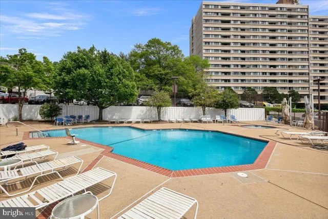 $2,900 | 6101 Edsall Road, Unit 702, Alexandria, VA 22304