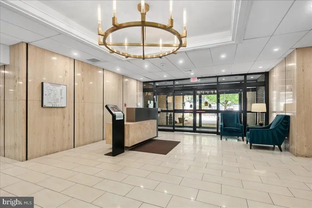 $2,900 | 6101 Edsall Road, Unit 702, Alexandria, VA 22304