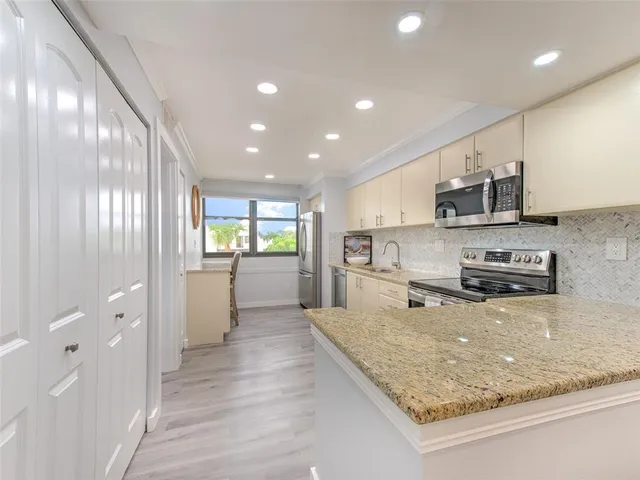 $6,000 | 706 Bayport Way, Unit 706, Longboat Key, FL 34228