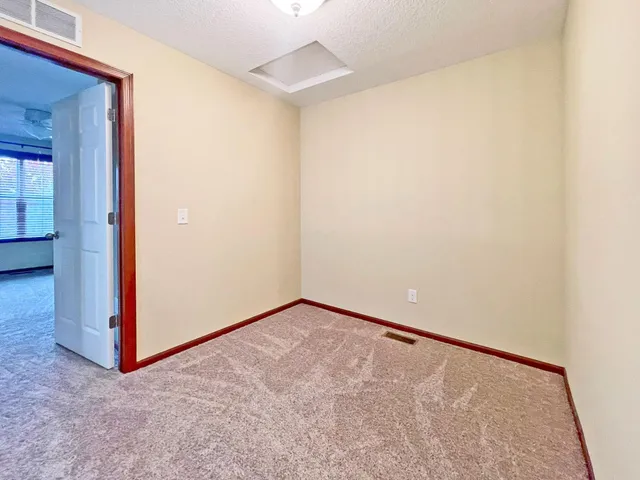 $2,695 | 9500 Declaration Drive, Chanhassen, MN 55317