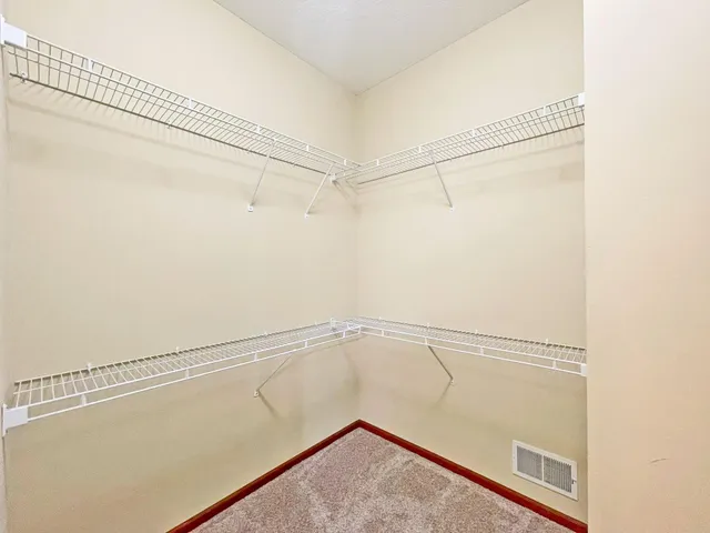 $2,695 | 9500 Declaration Drive, Chanhassen, MN 55317