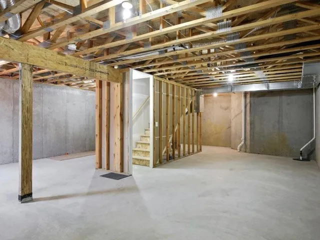 $2,695 | 9500 Declaration Drive, Chanhassen, MN 55317