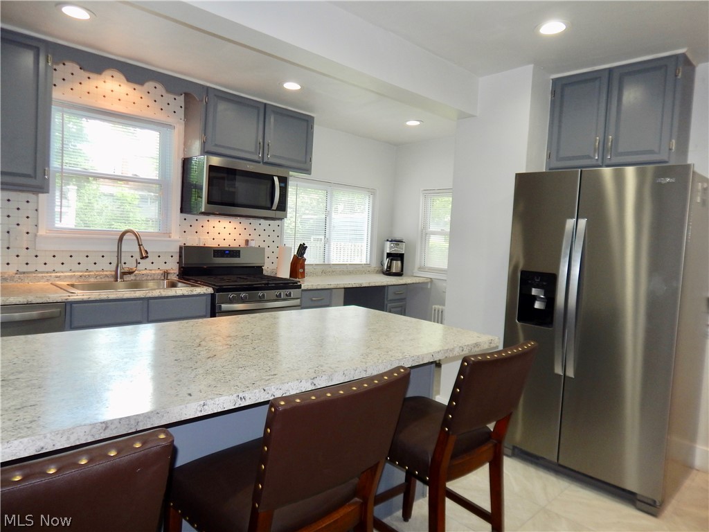 1669 Crest Road Cleveland Heights, OH 44121 - Photo 2 of 23