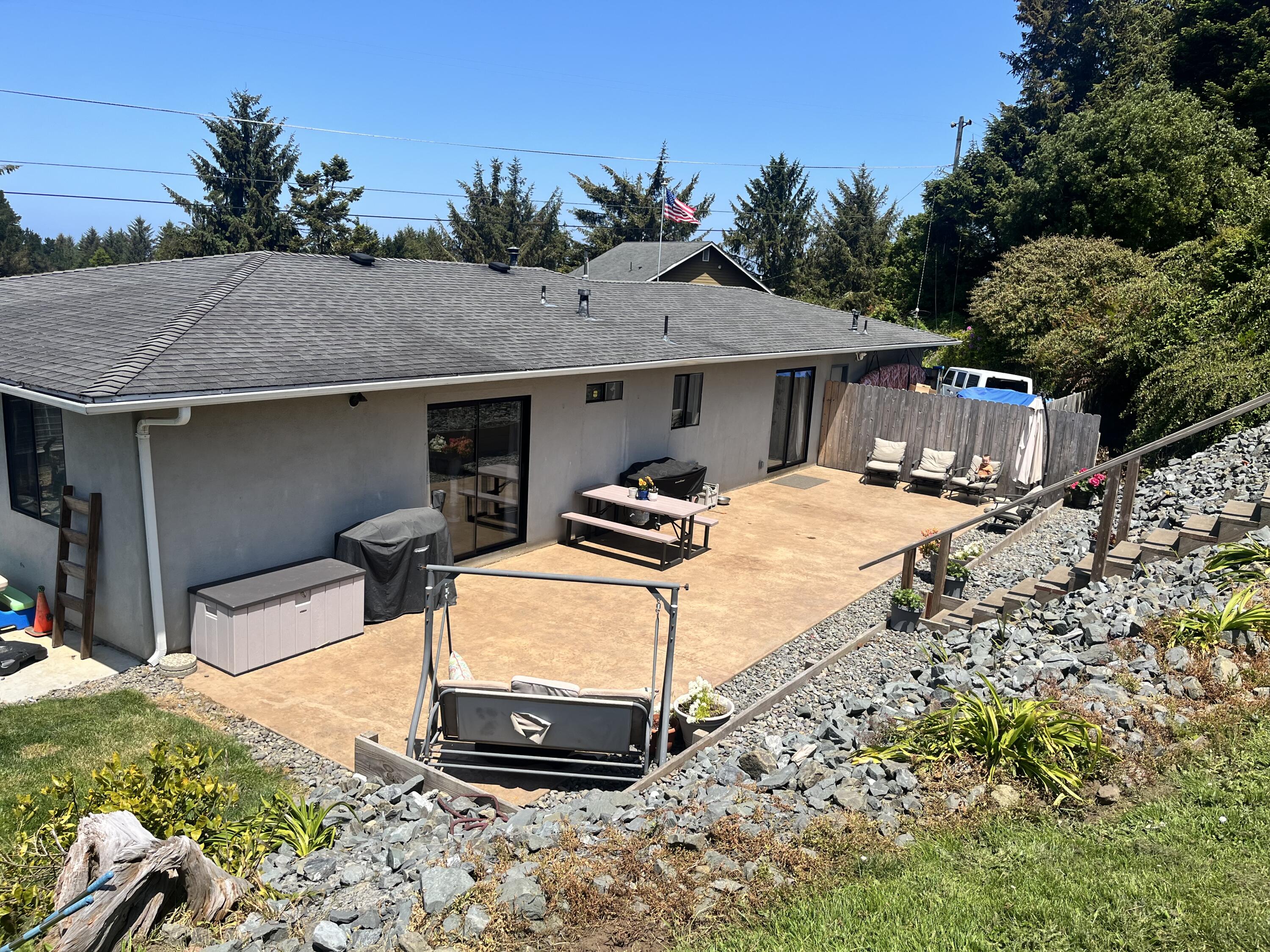 2488 Harbor View Drive Eureka, CA 95503 - Photo 13 of 28