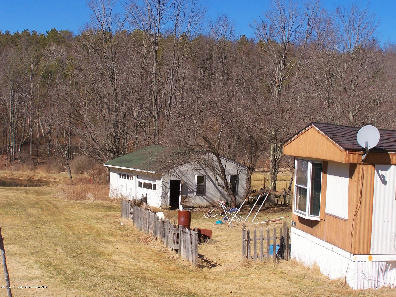 1955 Plattsburg Road Dallas, PA 18612 - Photo 5 of 7 Thomas-Garage