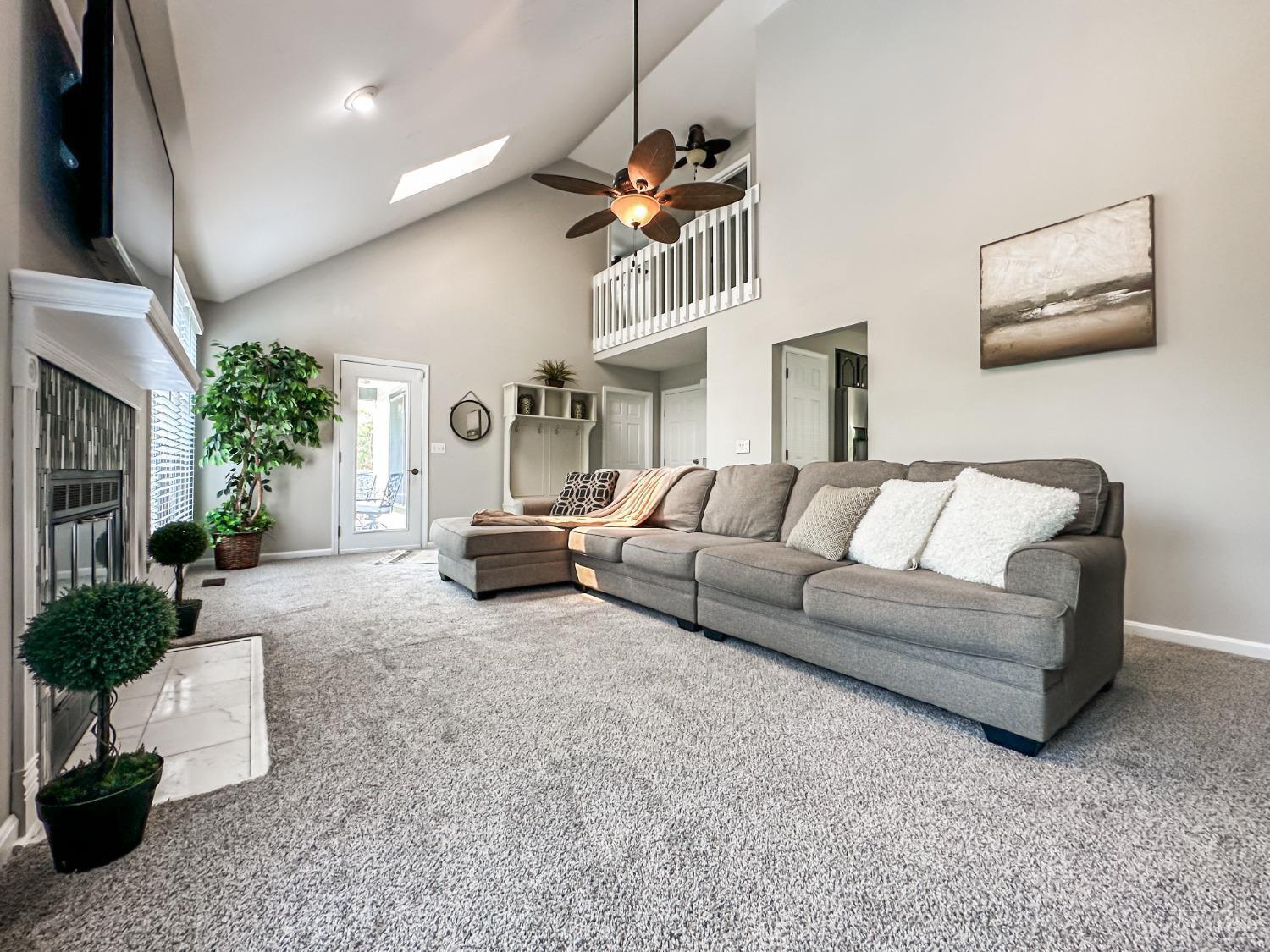 5715 Boomer Road Cincinnati, OH 45247 - Photo 5 of 39