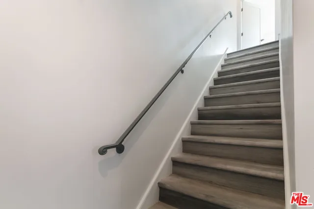 $2,990 | 2303 West 30th Street, Los Angeles, CA 90018