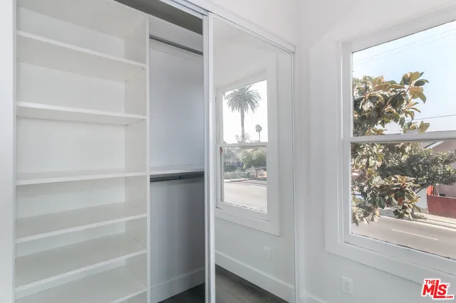 $2,990 | 2303 West 30th Street, Los Angeles, CA 90018