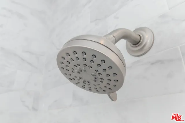 $2,990 | 2303 West 30th Street, Los Angeles, CA 90018