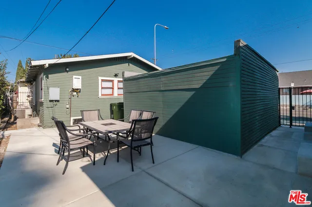 $2,990 | 2303 West 30th Street, Los Angeles, CA 90018