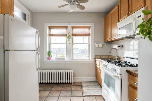 $147,000 | 7637 Jackson Boulevard, Unit 3N, Forest Park, IL 60130