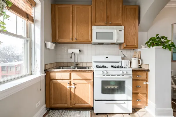 $147,000 | 7637 Jackson Boulevard, Unit 3N, Forest Park, IL 60130