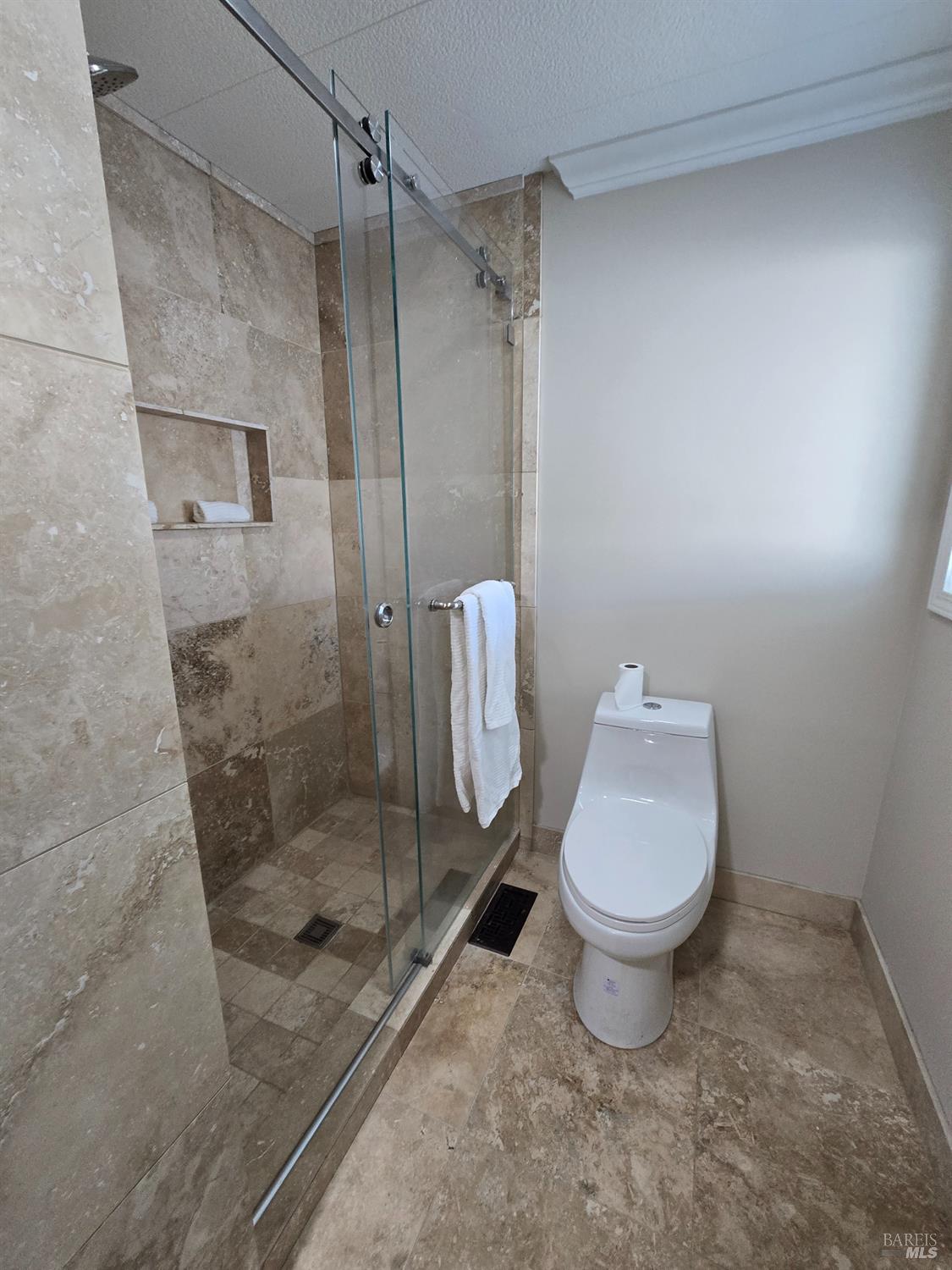 108 Cardinal Way Santa Rosa, CA 95409 - Photo 4 of 20 a bathroom with a shower and a toilet