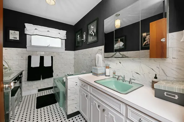 $675,000 | 70855 Wayne Street, Union, MI 49130