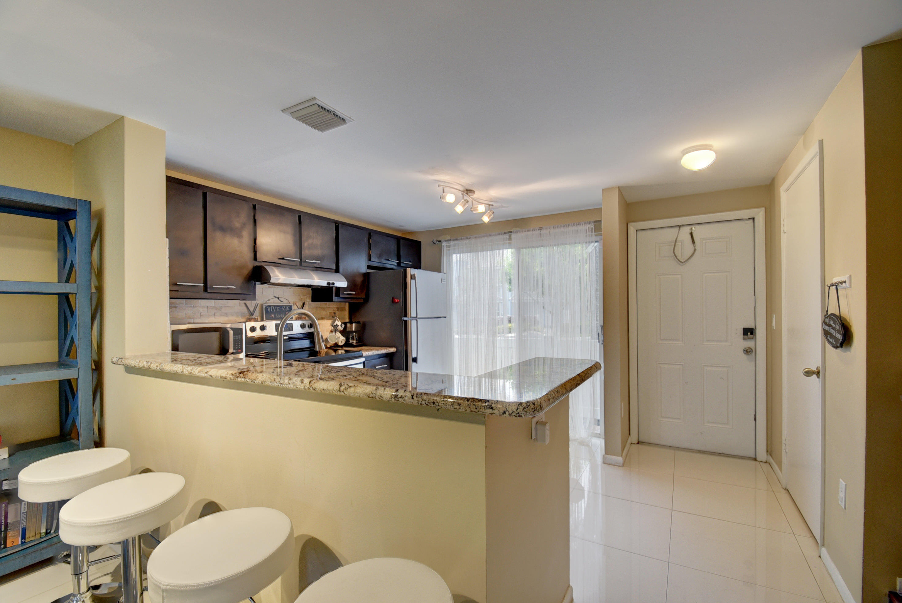 848 Jeffery Street Boca Raton, FL 33487 - Photo 11 of 20 Kitchen 2
