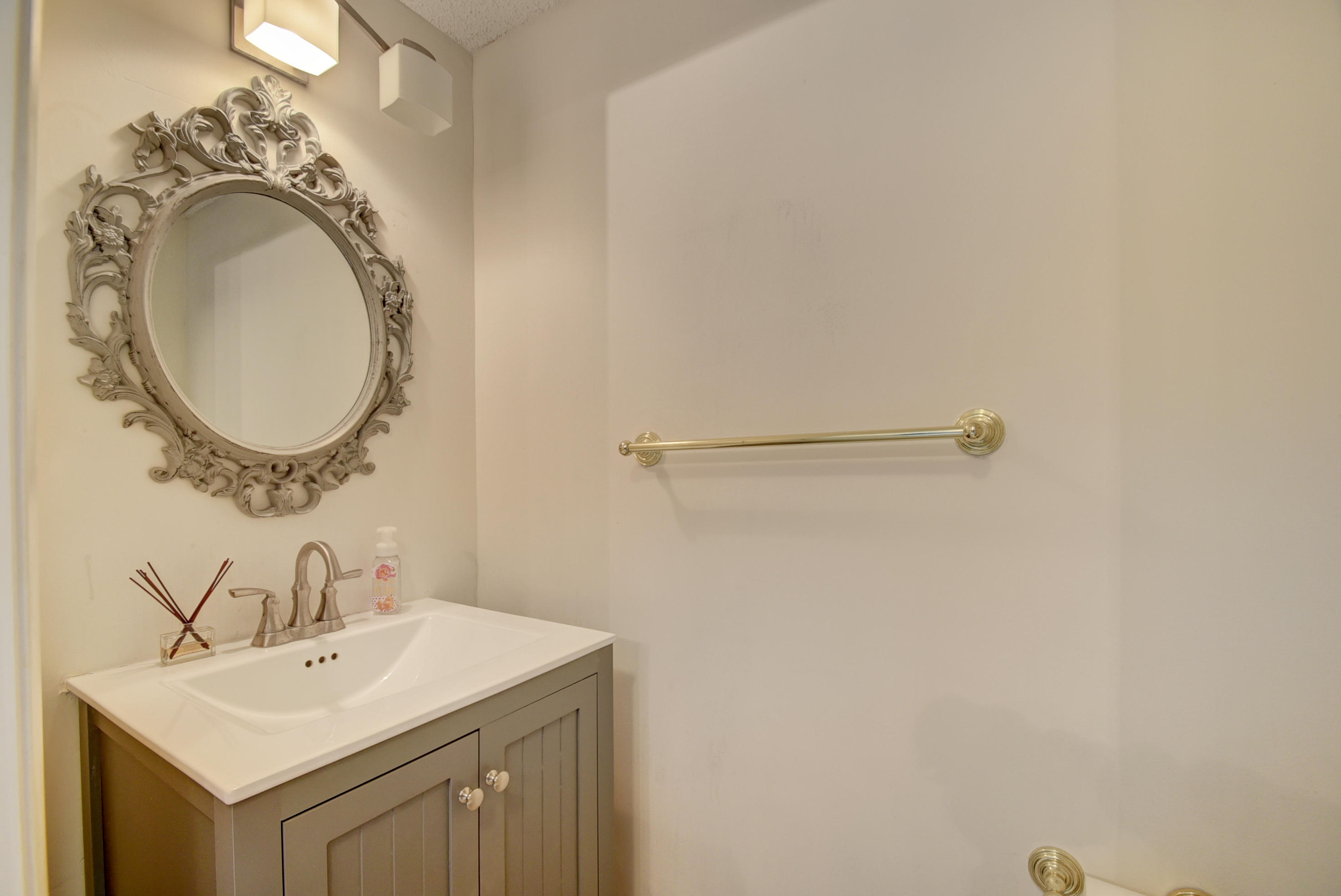 848 Jeffery Street Boca Raton, FL 33487 - Photo 12 of 20 Half Bath