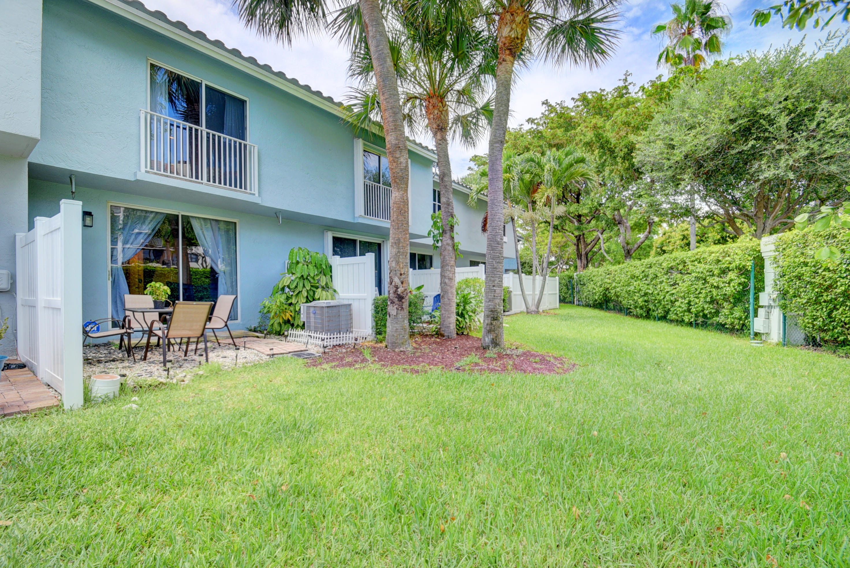 848 Jeffery Street Boca Raton, FL 33487 - Photo 20 of 20 Back Patio 2